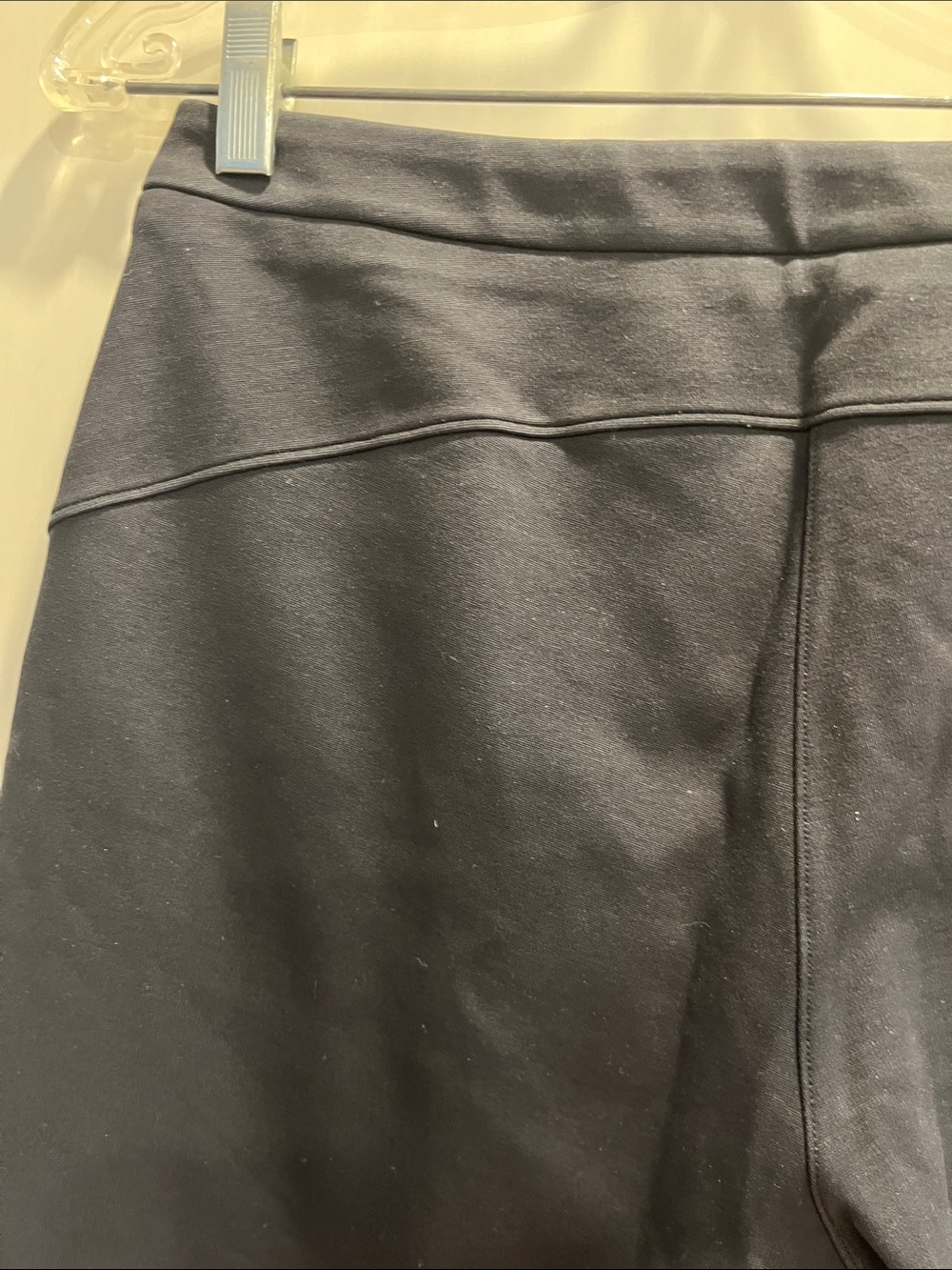 Lululemon On The Move Straight Leg Trouser style Pants in Black - Picture 12 of 15